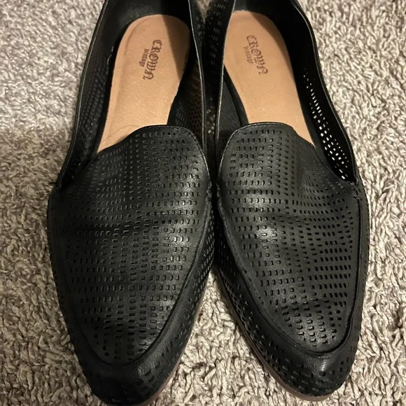 Crown Vintage Textured Black Flats - Picture 4 of 7